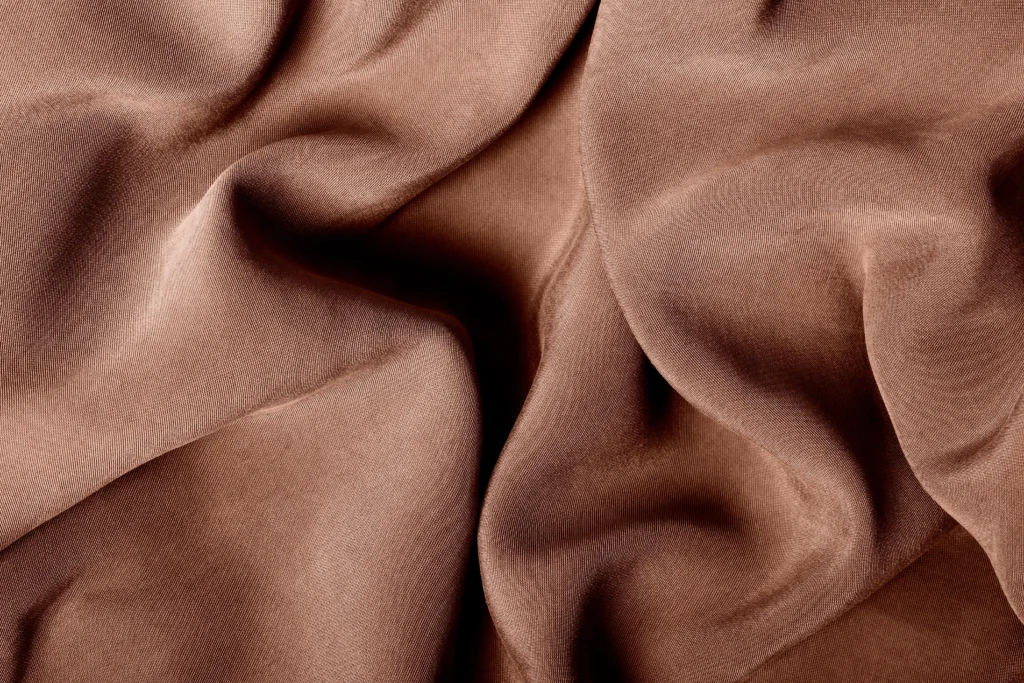 PANTONE 2025 : Mocha Mousse, la couleur tendance pour les mariages